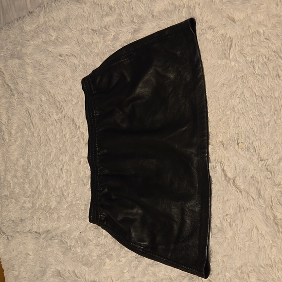 Babaton Women's Size L Black Flagship Mini Skirt Faux Leather Elastic Waist - Picture 2 of 9